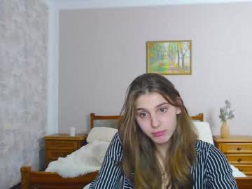 girl
        little_kitt1y_ cam image #1837830