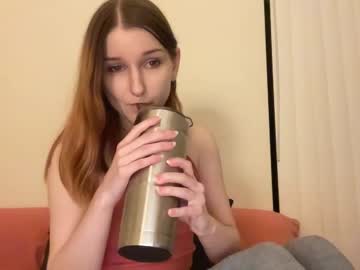 girl
        tinytittytia cam image #3477666