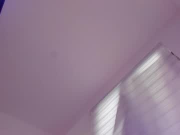 girl
        itsbellax cam image #4316755