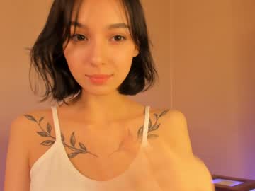 girl
        aimeerogers cam image #846239