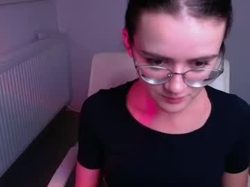 girl
        ketrin_pirsss cam image #3358533