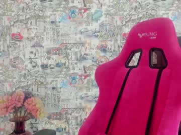 girl
        angelina_new cam image #1221394