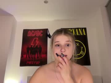 girl
        jessicapearsons cam image #4298687