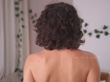 girl
        you_fell_in_love cam image #3656337