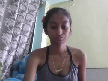 girl
        the_right_girl cam image #1821429