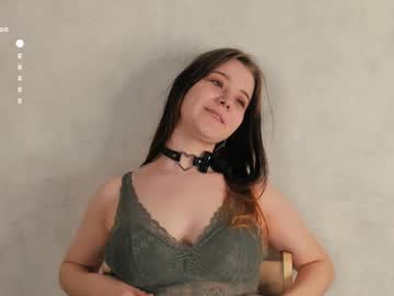 girl
        cutiebow cam image #4374928