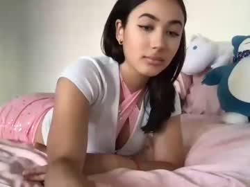 girl
        aspenn777 cam image #2369625