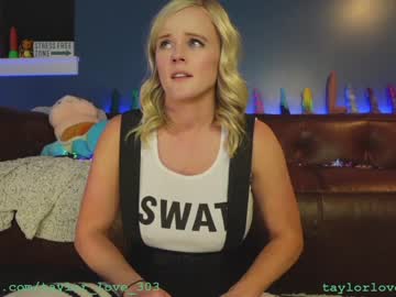girl
        taylor_love_303 cam image #1816711