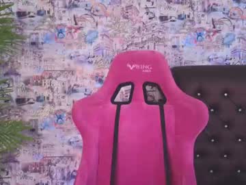 girl
        angelina_new cam image #2547500