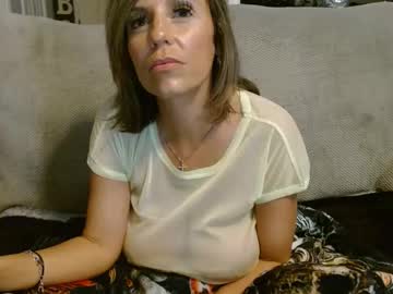 girl
        alannarack cam image #3321039