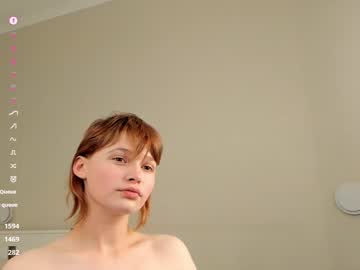 girl
        marianhallsted cam image #3577136