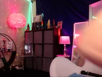 girl
        milf_lacey cam image #1697888