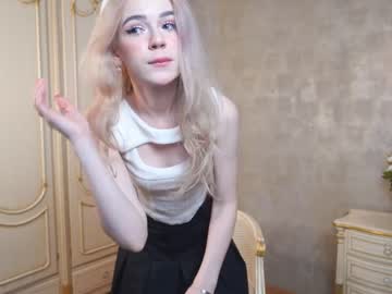 girl
        courtneyabigail cam image #2282083