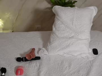 girl
        allisonpalmer cam image #3236513