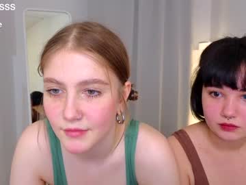 couple Close-up Pussy Web Cam Girls with naomi_flower