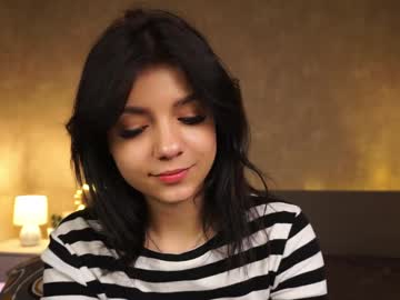 girl
        kinarmyali cam image #3682461