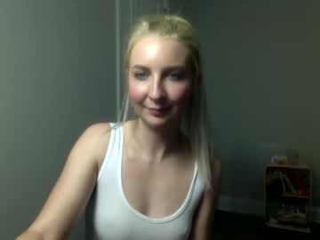 girl
        littlelanaxo cam image #2431892