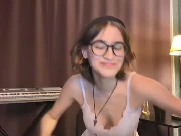 girl
        kalispring cam image #578965