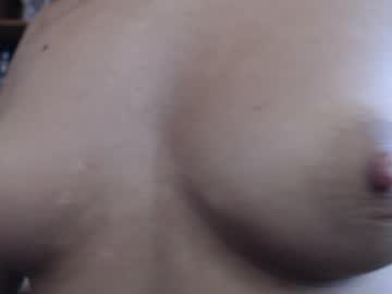 girl
        hotass01 cam image #1471771
