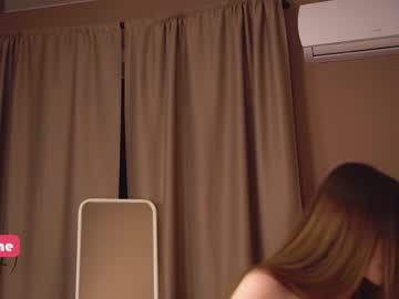 girl
        bellacle cam image #2668738