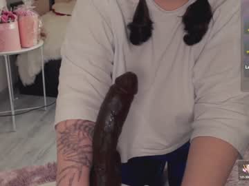 girl
        chery_lady22 cam image #2413278