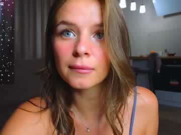 girl
        selfish_ashley cam image #3037596