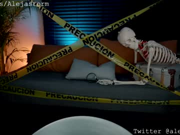 girl
        alejastorm cam image #2317445