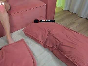 couple
        hlopushkahouse cam image #3833499