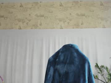 girl
        crystalnut cam image #3069634