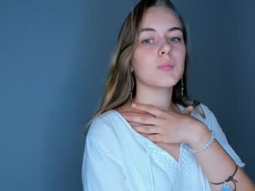 girl
        lindamildreda cam image #1482192