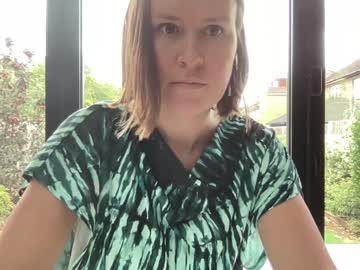 girl
        eatmypie69 cam image #3401715