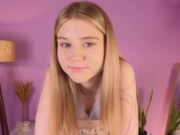 girl
        alisia_spinnet cam image #2012630