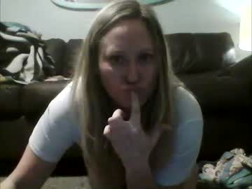 girl
        lucy7455 cam image #2093882