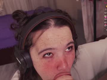 girl
        chery_lady22 cam image #814027