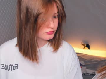 couple
        chelsea_dream_ cam image #2832369