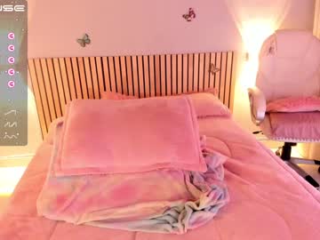 girl
        little_effy18 cam image #1167690
