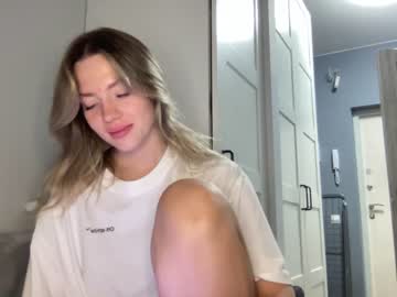 girl
        angel_from_sky cam image #1341830