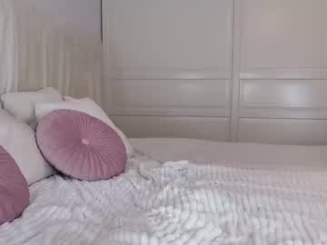 girl
        lilemilyy cam image #3177088