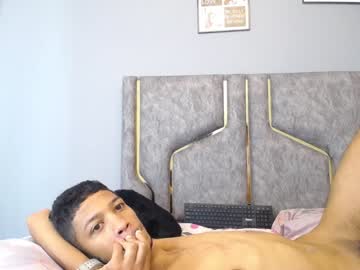 couple
        charlieytracy cam image #515145