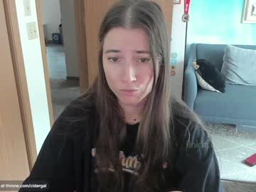 girl
        cidergal69 cam image #3422293