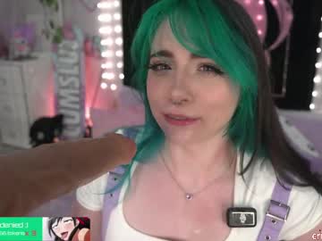 girl
        crimsonkitten cam image #4539692