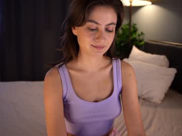 girl
        tessarosse_ cam image #2437874
