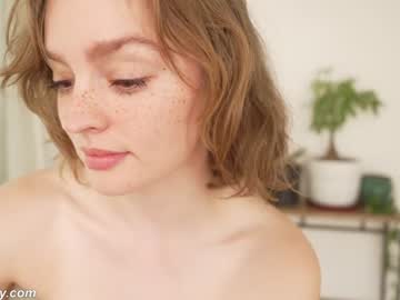 girl
        marymoody cam image #3125734