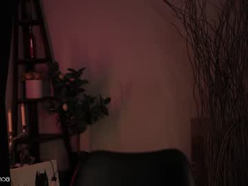 girl
        lettymoa cam image #2623488