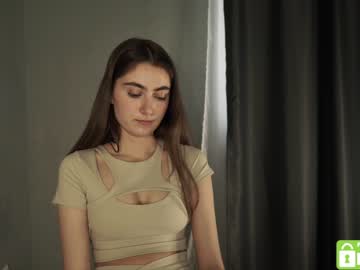 girl
        tessarosse_ cam image #1007269