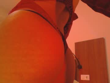 girl
        aimeclarks cam image #336315
