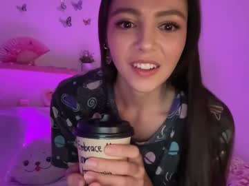 girl
        keirasworld cam image #4644405