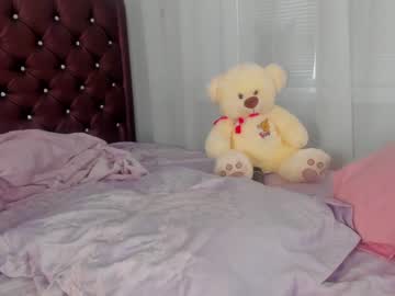 girl
        angelina_new cam image #68994