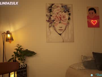 girl
        lindabluee cam image #1174908
