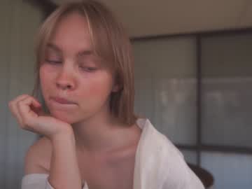 girl
        bibi_it_is cam image #2390308